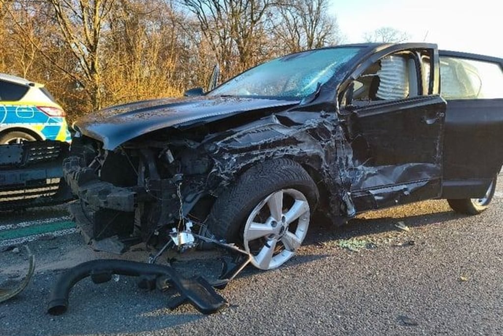 Horror Crash on B54 Altenberge: Overtaking Leads to Deadly Collision